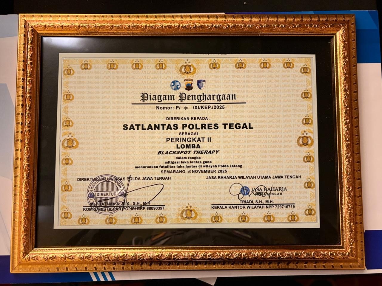 Df0cca00 479f 4193 af40 ab8fdd3f90c8